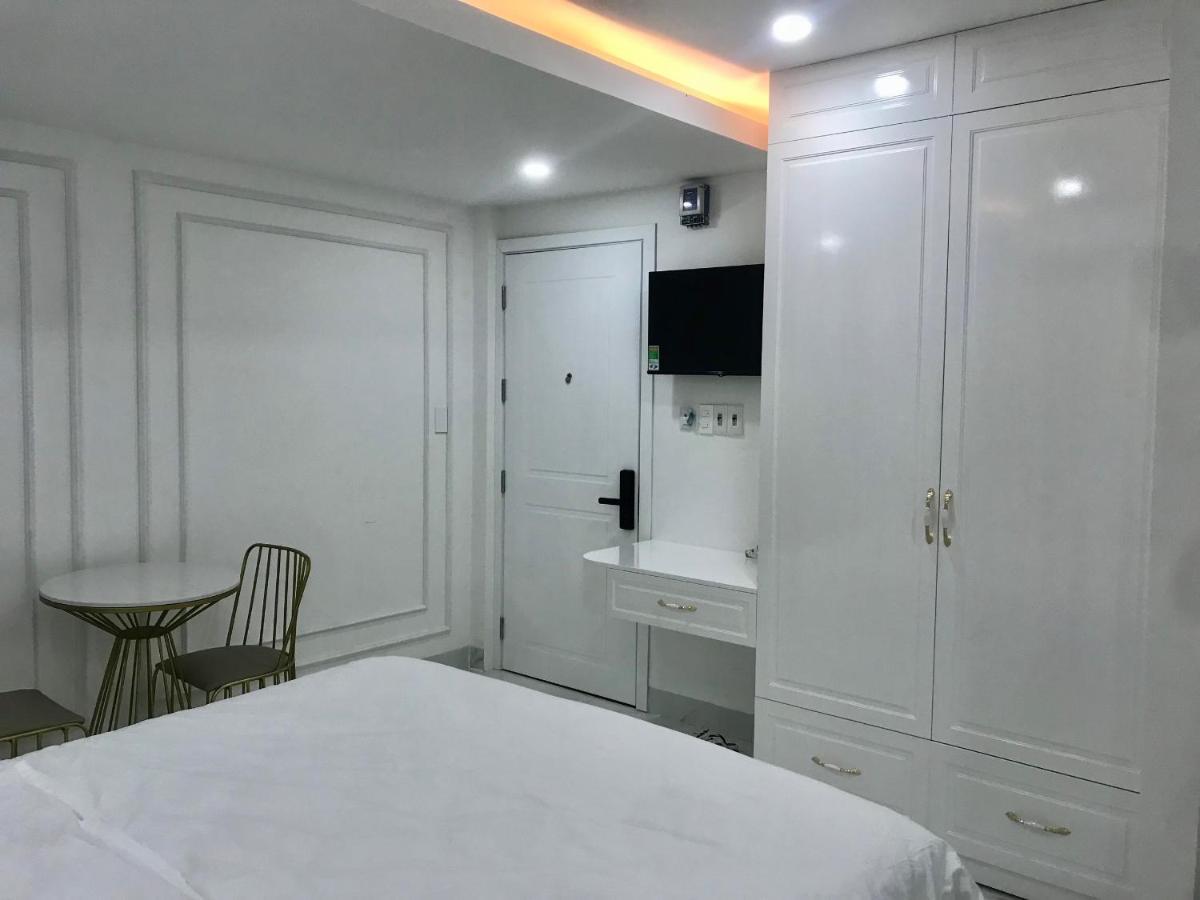 Paris Hotel *